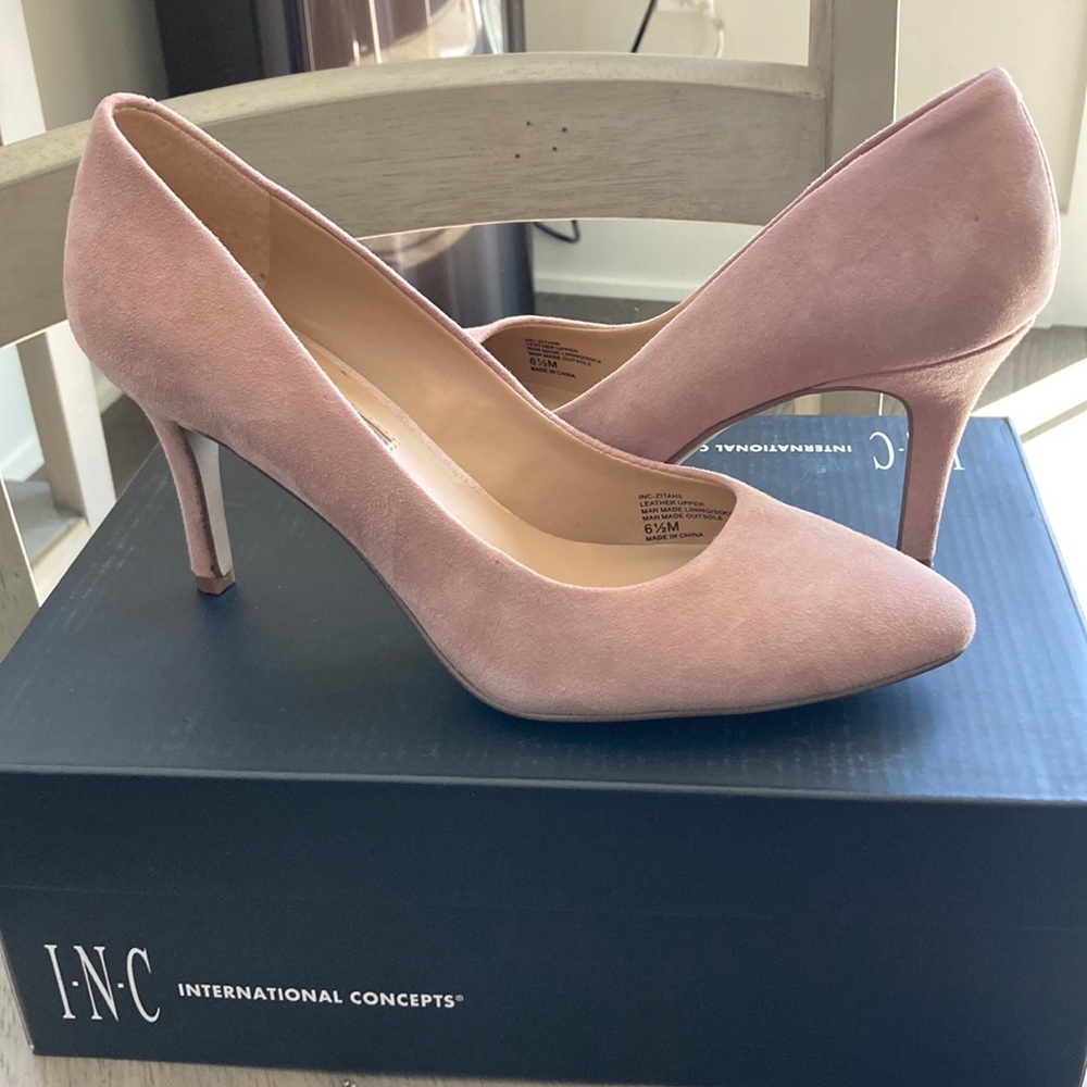 Pink suede pumps